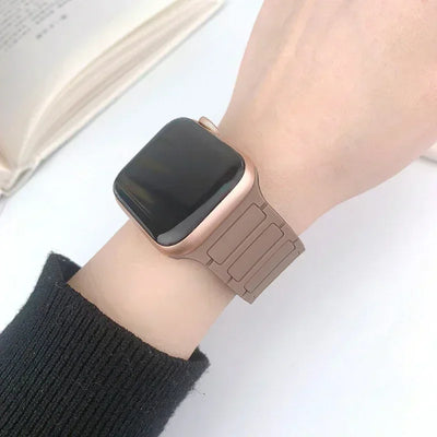 Magnetic Strap for Apple Watch Band 45mm 44 mm 40mm 46mm 41mm 42mm 38 Silicone Bracelet iWatch Series 8 7 6 Se 9 10 Ultra2 49mm