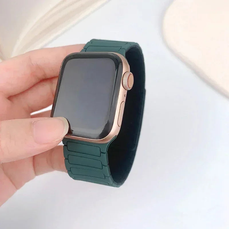 Magnetic Strap for Apple Watch Band 45mm 44 mm 40mm 46mm 41mm 42mm 38 Silicone Bracelet iWatch Series 8 7 6 Se 9 10 Ultra2 49mm